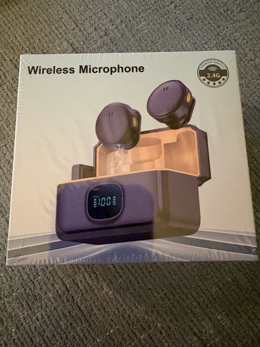 Wireless Magnetic Microphone with a charging case NWT